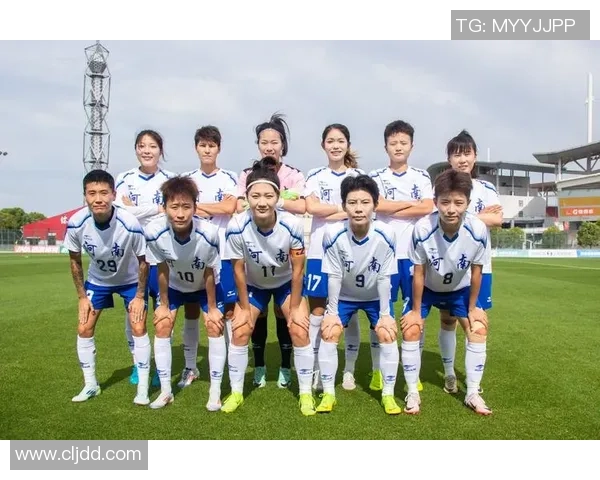 足球明星合影模板图分享记录你与偶像的精彩瞬间与美好回忆 足球明星合影模板图分享记录你与偶像的精彩瞬间与美好回忆