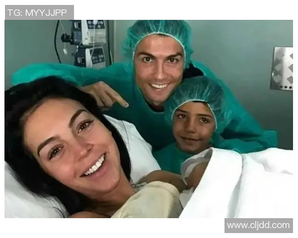 哪个足球明星在场上场下对姐姐的骂声最多引发了怎样的争议与讨论 哪个足球明星在场上场下对姐姐的骂声最多引发了怎样的争议与讨论