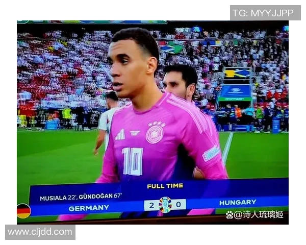 泰国足球明星因伤缺席重要比赛球迷心痛期待早日复出